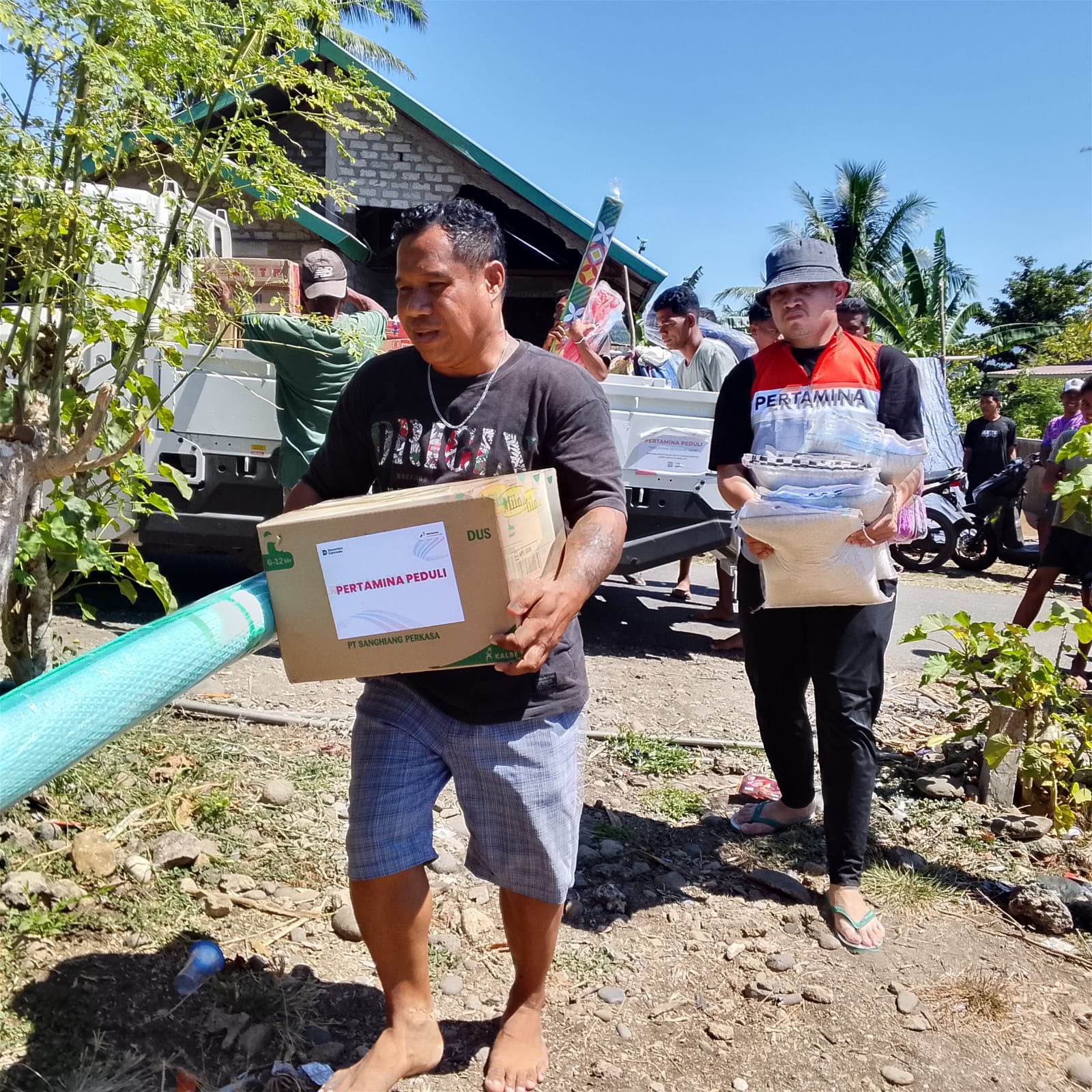 Bantu Warga Pulih, Pertamina NRE Salurkan Bantuan ke Watubaur NTT