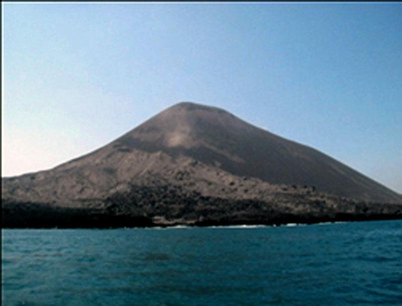 Badan Geologi Turunkan Status Gunung Anak Krakatau Jadi Waspada