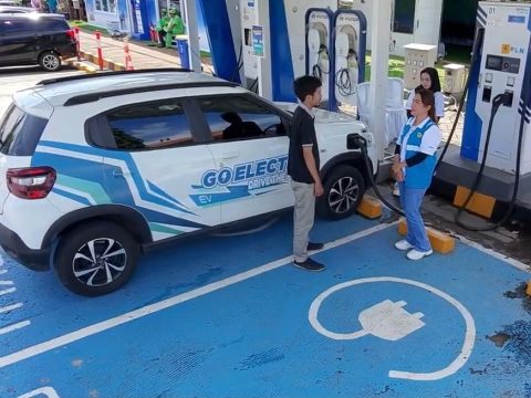 PLN Himbau Cek Antrean SPKLU di Fitur AntreEV PLN Mobile
