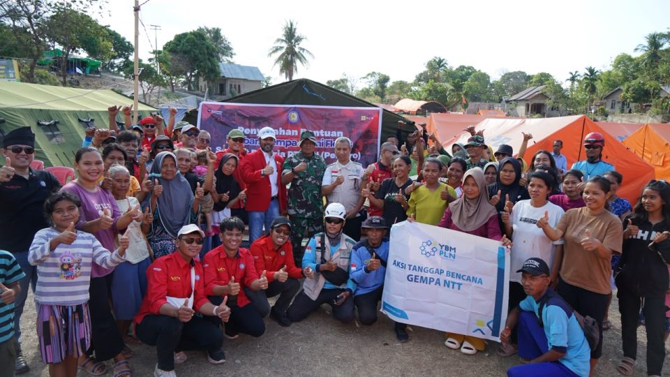 Tak Hanya Sembako, Serikat Pekerja dan YBM PLN Bangun 25 Hunian untuk Korban Bencana Flores