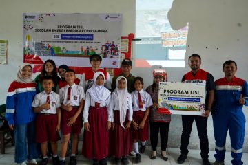 Pertamina NRE Sulap Sekolah Tanpa Listrik Jadi Mandiri Energi di Simalungun