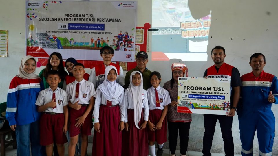 Pertamina NRE Sulap Sekolah Tanpa Listrik Jadi Mandiri Energi di Simalungun