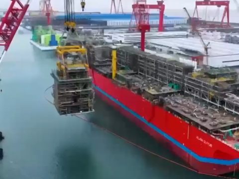 SKK Migas : FLNG AKM Genting Oil Capai Progres 85%, Tiba di Papua 2027