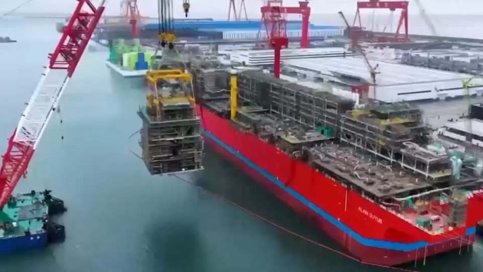 SKK Migas : FLNG AKM Genting Oil Capai Progres 85%, Tiba di Papua 2027