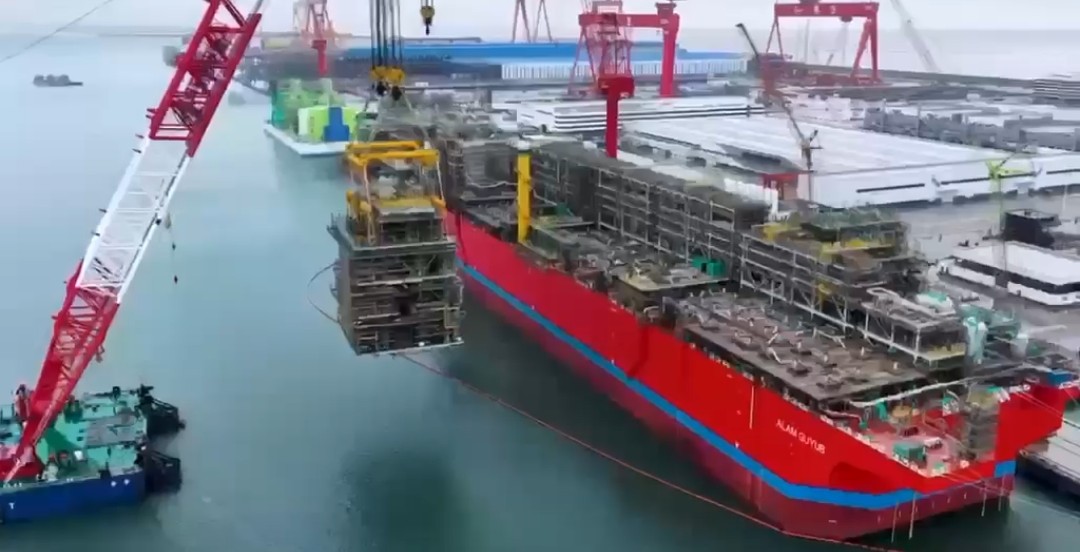 SKK Migas : FLNG AKM Genting Oil Capai Progres 85%, Tiba di Papua 2027