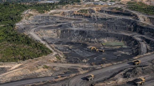 Di Balik Guncangan IHSG: Transaksi Bayan Resources, Bayangan Standalone Market, dan Ujian Kepercayaan Pasar