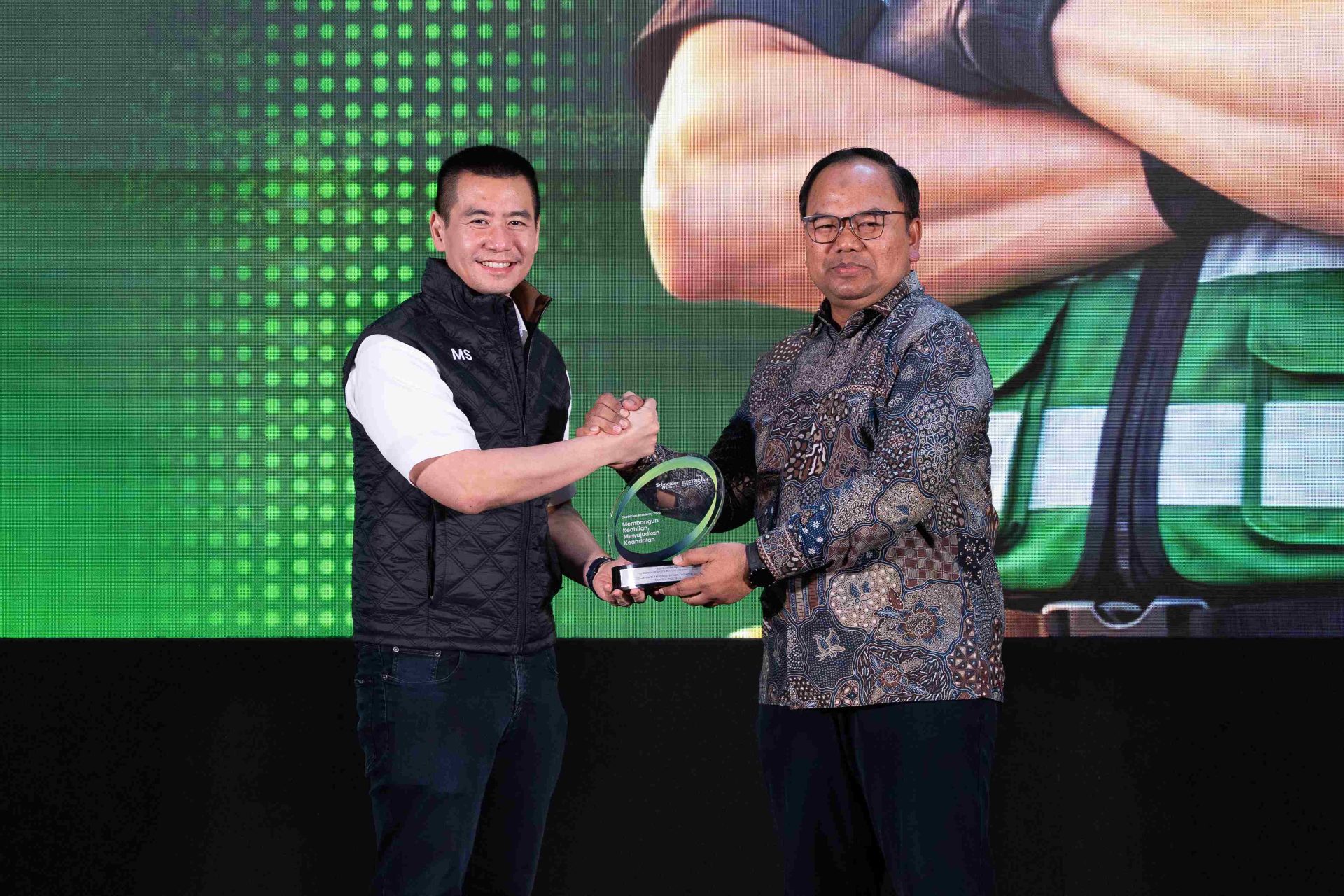 Cegah Korsleting Penyebab Kebakaran, Schneider Electric dan ESDM Kebut Sertifikasi Teknisi Listrik