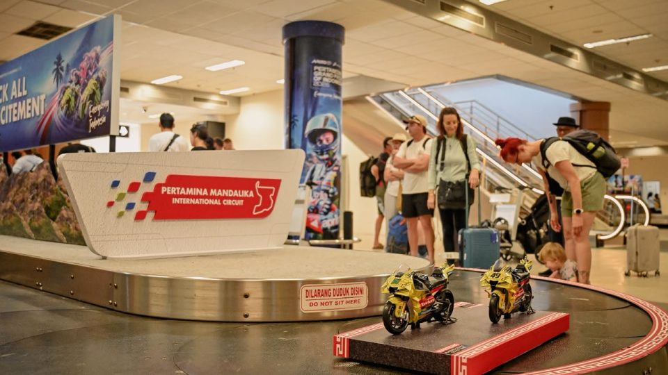 Pertamina Grand Prix of Indonesia 2026 Siap Digelar,  Begini Semarak Penyambutan di Bandara Lombok