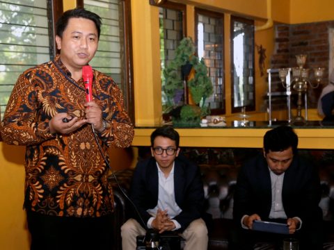 Percepatan PLTS 100 GW Dorong Pertumbuhan Ekonomi 8%