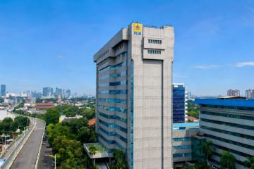 Tantangan Dirut Baru PLN, dari Utang hingga Energi Hijau