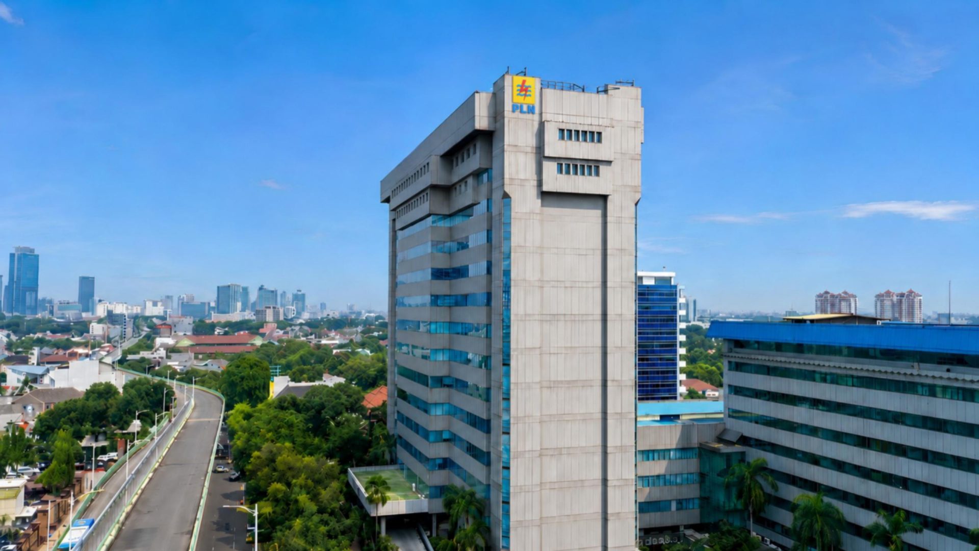 Tantangan Dirut Baru PLN, dari Utang hingga Energi Hijau