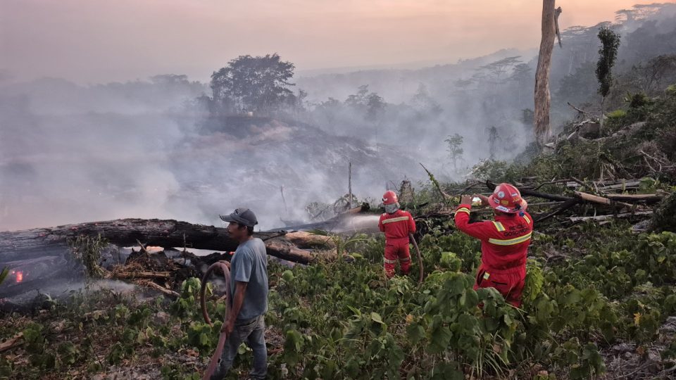 Dari Area Operasional hingga Desa Lingkar Tambang, NHM Tangani Karhutla