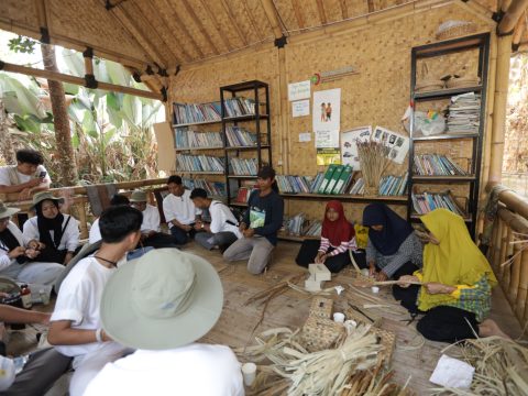 Inovasi Pengolahan Eceng Gondok PLN IP Diganjar ESG Now Awards 2026