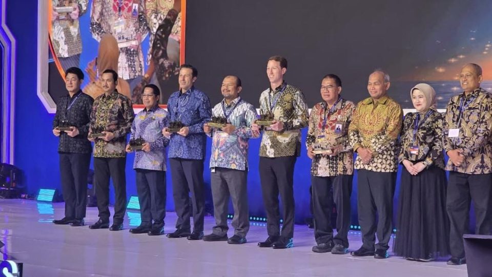 DSLNG Raih Penghargaan SKK Migas atas Kontribusi Komersialisasi Gas Domestik