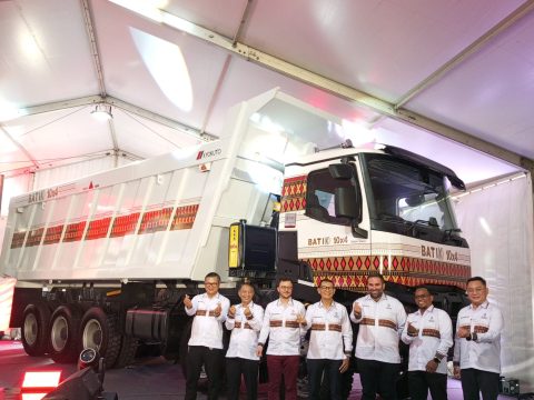 Jawab Tantangan Tambang Nikel, Renault Truck Hadirkan Truk 60 Ton BATIK 10X4