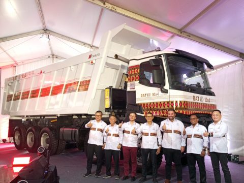 Jawab Tantangan Tambang Nikel, Renault Truck Hadirkan Truk 60 Ton BATIK 10X4