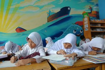 PIS Siapkan Generasi Penjaga Laut SDN Tanjung Sekong