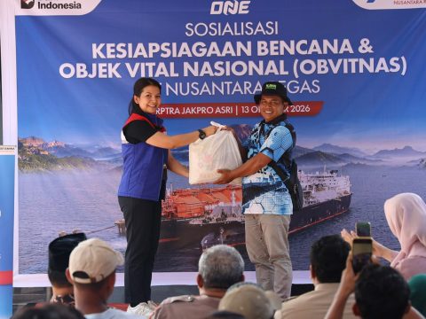 NR Bangun Kesadaran Keselamatan Nelayan di Sekitar FSRU Nusantara Regas Satu